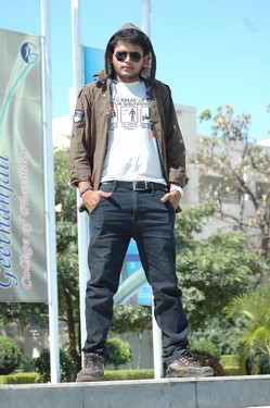 B Tech Love Story Movie New Gallery
